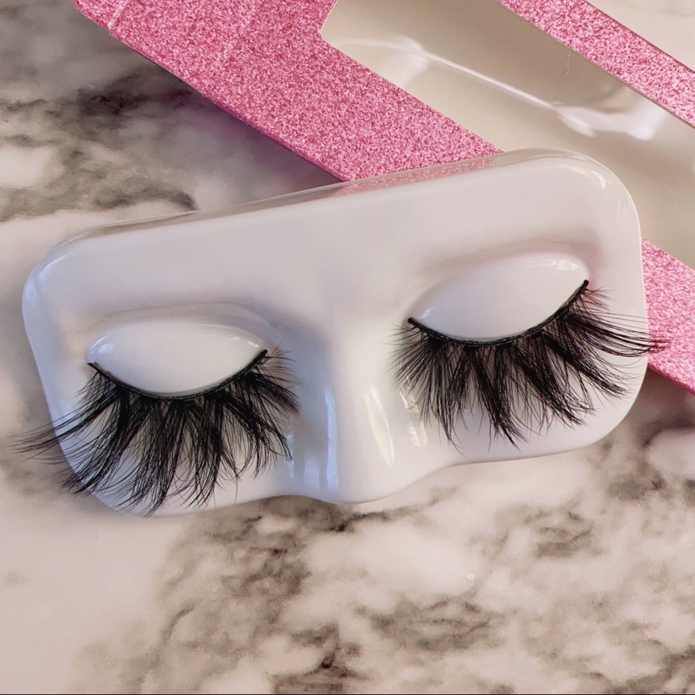 Wispy 25MM Eyelashes
